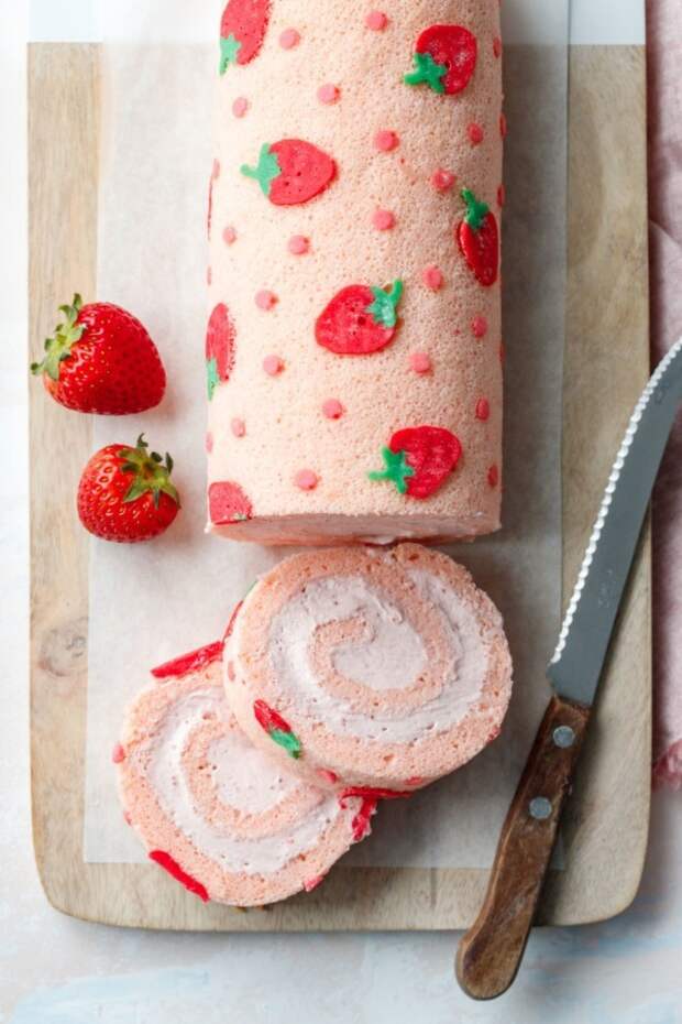 Бисквит с декором DIY