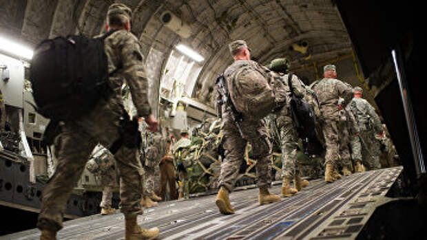 Солдаты армии США покидают военную базу в Ираке
