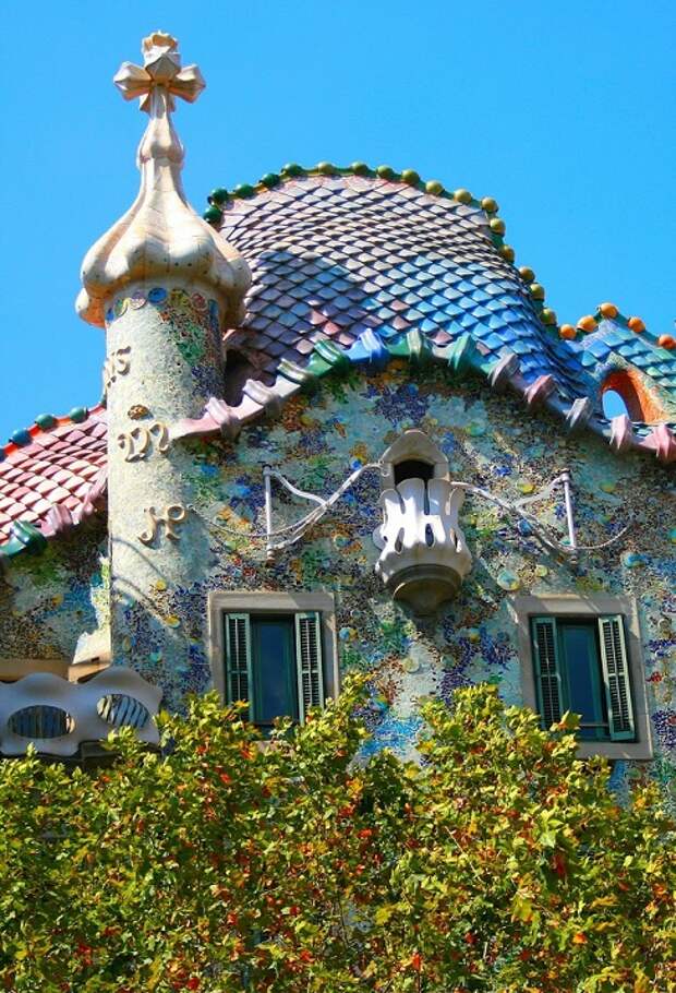 Gaudí-House-3