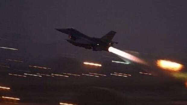 Взлёт турецкого Ф-16 для нанесения ракетно-бомбовых ударов по позициям курдов в Сирии. Кадры канала Хабер7