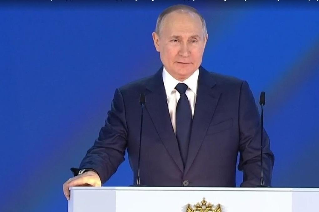 5600 ежемесячно, 10000 единоразово! Владимир Путин назначил выплаты для детей из неполных семей и школьников