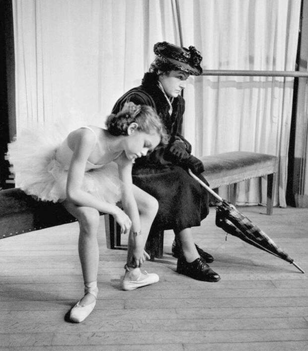 12-летняя Брижит Бардо в балетном классе, 1946 г. история, ретро, фото