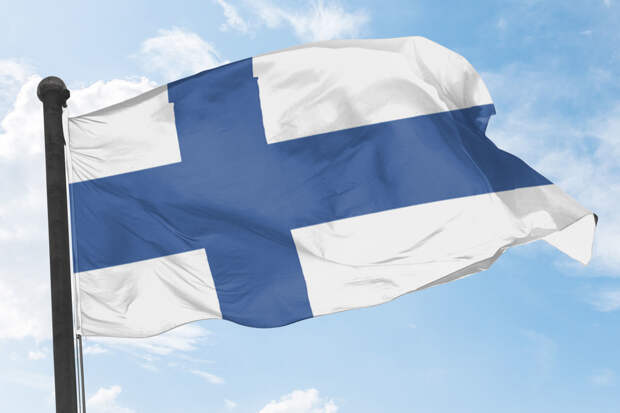 В Финляндии объяснили предназначение синих контейнеров на границе с Россией