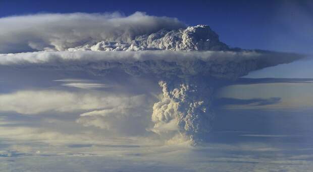Самые зрелищные извержения вулканов последнего десятилетия