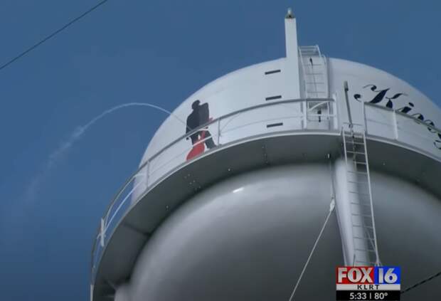 Bullet Damage To Water Tower Mural Of Johnny Cash Makes It Look Like He's Peeing On The Town (Video)