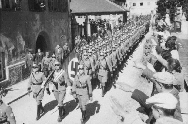 Как Гитлер присоединил Австрию
