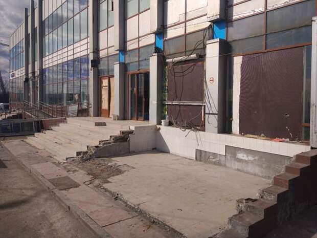 Собственник добровольно демонтировал две незаконные пристройки в Люблино