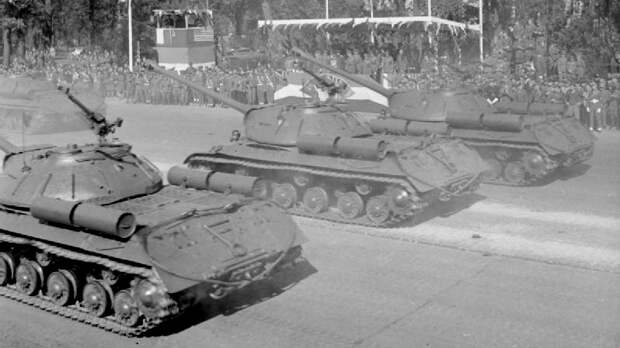 75-let-so-dnya-provedeniya-parada-soyuznyi-vojsk-v-berline-03 75 лет со дня проведения парада союзных войск в Берлине