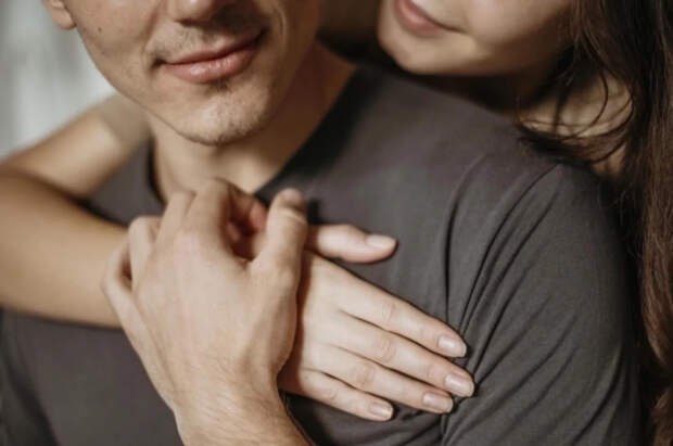 Психолог Макарова дала девушкам советы для романтических знакомств