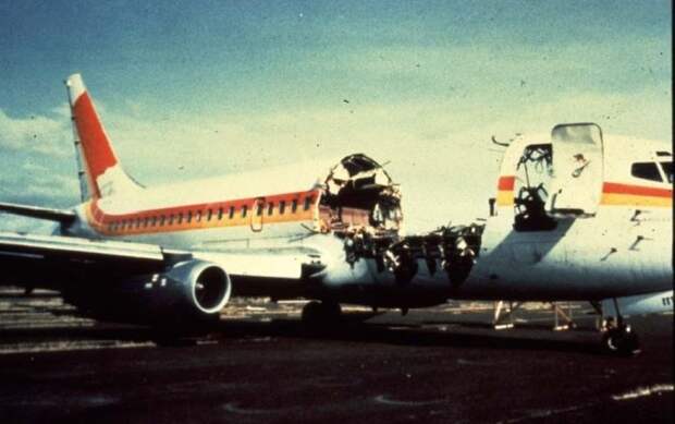 Невероятное приземление полуразрушенного самолета Рейс 243 Aloha Airlines