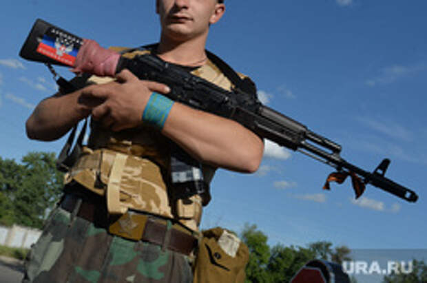 Краматорск. Бомбоубежище. Ополченец. Украина, солдат, автомат, донецкая народная республика, днр, ополченец