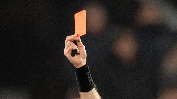 Судья не показал ни одной карточки в первом тайме матча Хорватия — Россия