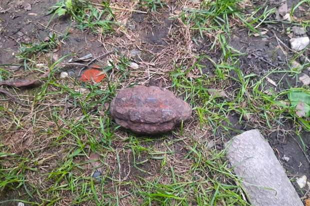 В Подмосковье ребенок нашел гранату времен ВОВ во дворе дома