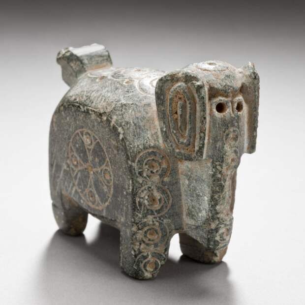 Маленький каменный слон. Нишапур, Иран, 10 век