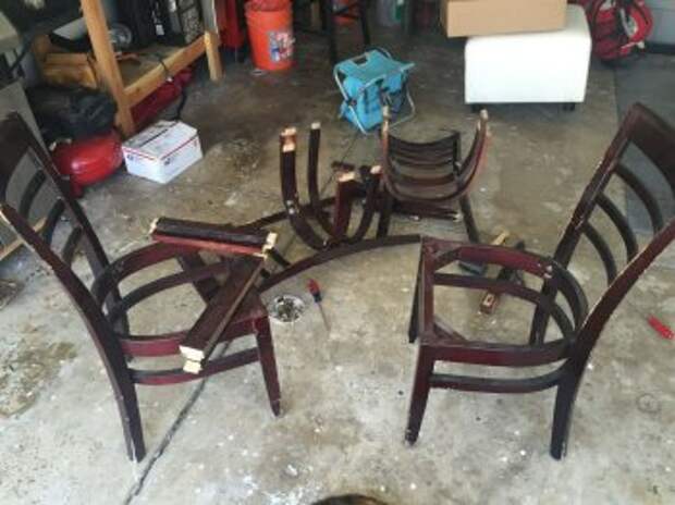 Скамейка из старых стульев своими руками