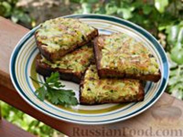 Фото к рецепту: Гренки с картофелем и зеленью, на сковороде
