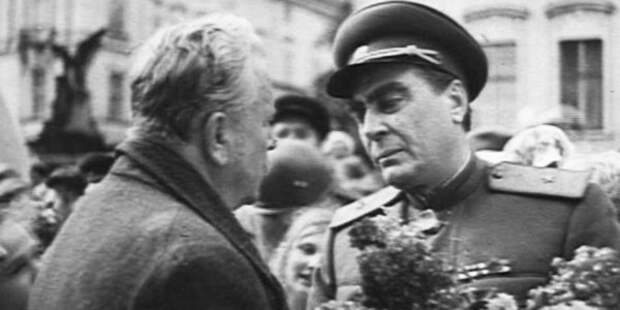 Репертуар советских кинотеатров в «ноябрьские праздники» Репертуар советских кинотеатров в «ноябрьские праздники»