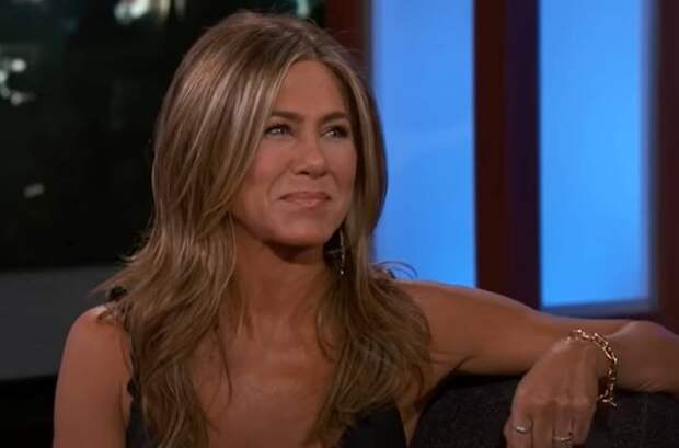 Дженнифер Энистон пожаловалась, что молодежь не понимает «Друзей»