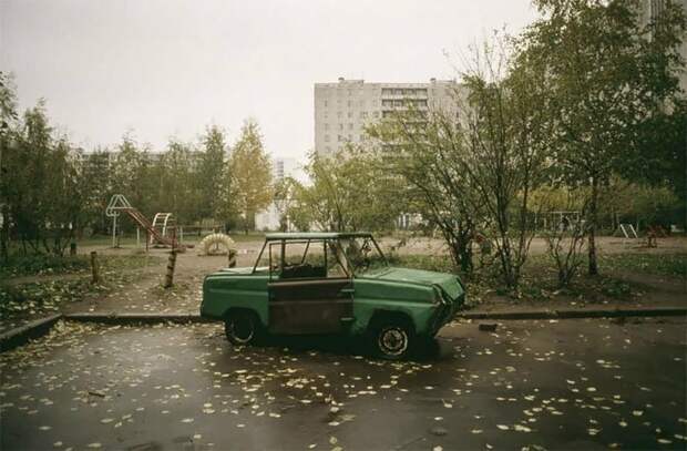 Российские 90-е глазами фотографа Лиз Сарфати