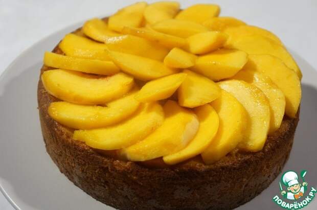 Пирог с персиками и грушей