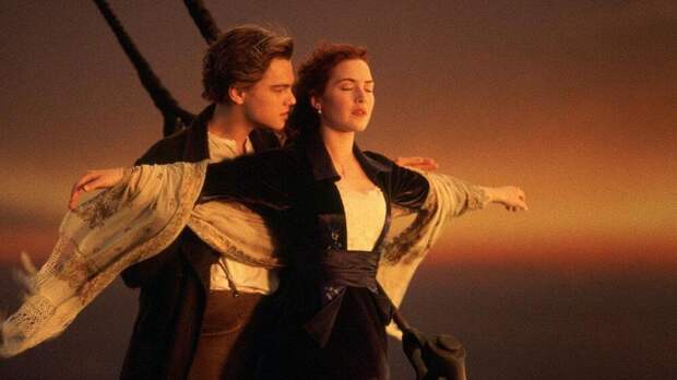 «Мам, покажи себя в девяностые»: психолог раскрыла, почему ностальгия по «лихим годам» стала вирусной