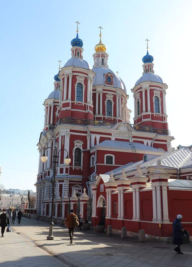 Московская православная церковь, названная в честь папы Римского