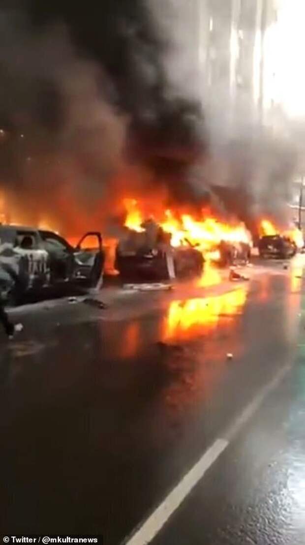 Америку сотрясают протесты: Лос-Анджелес в огне