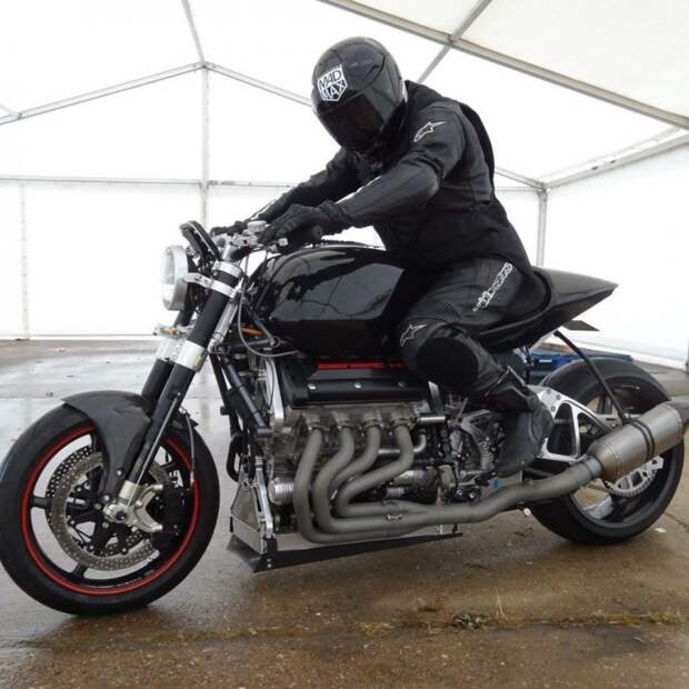 Eisenberg V8: 480-сильный мотоцикл с двумя моторами Suzuki Hayabusa