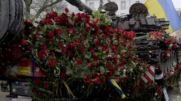 Русские дипломаты ответили на провокацию с танком у стен посольства. Немцы поставили точку