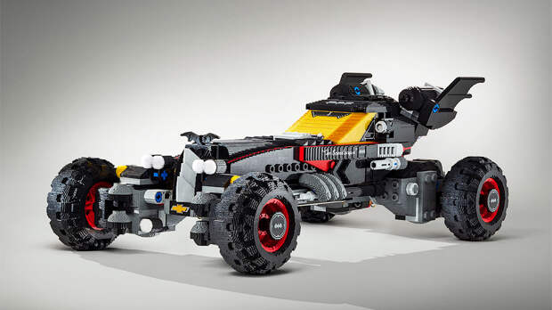 Из 344 тысяч кубиков Lego собрали пятиметровый Бэтмобиль
