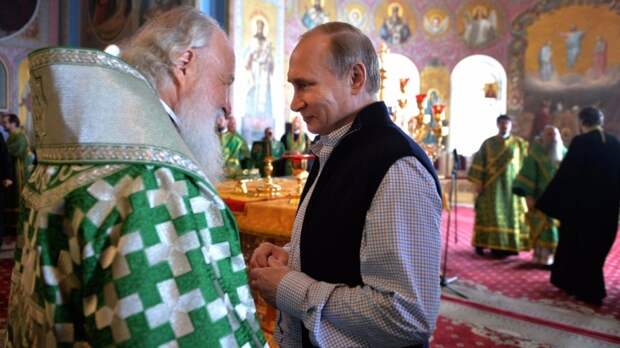Путин поздравил патриарха Кирилла с 70-летием