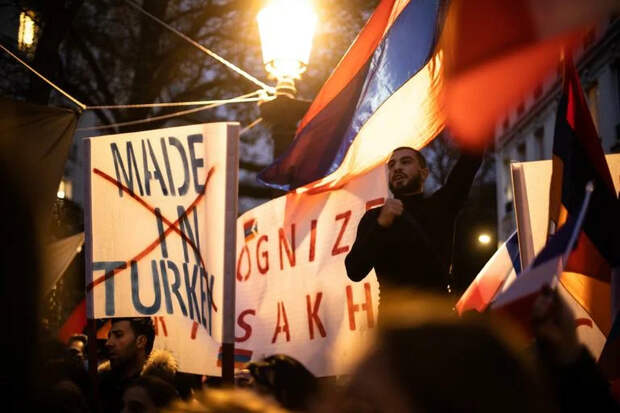 Армяне в Париже