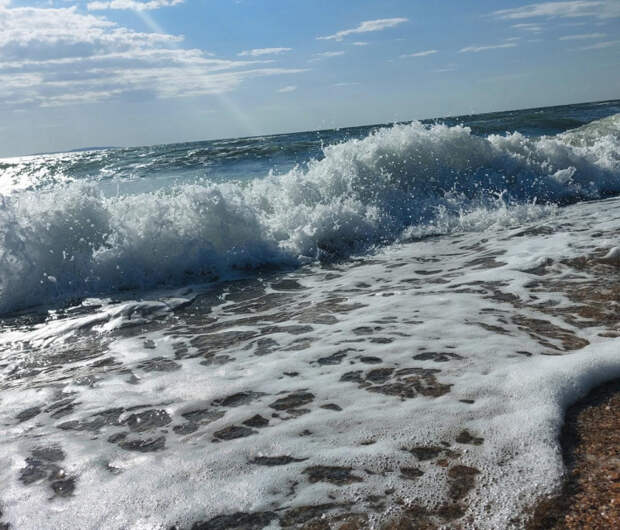 "Купаться строго запрещено!": в Анапе закрыли пляжи из-за шторма