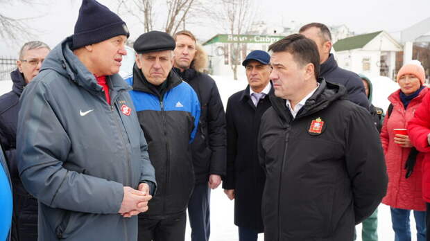 Андрей Воробьев проверил ход подготовительных работ по реконструкции стадиона в Люберцах