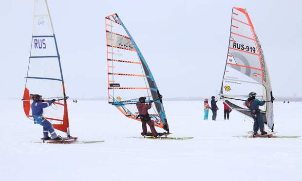 В Онеге начался Кубок Архангельской области по зимнему виндсёрфингу