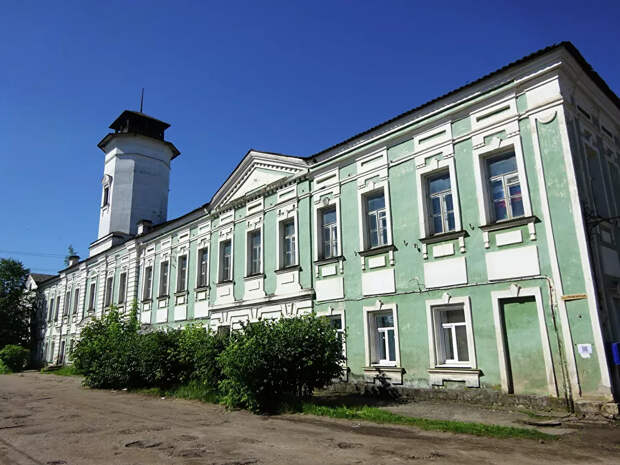 Здание Присутственных мест и Магистрата Здание Присутственных мест и Магистрата