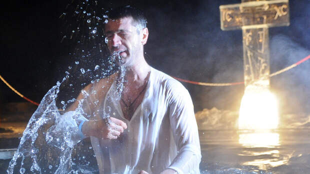 Святая вода, пост и приметы: как правильно встретить Крещение в 2026 году