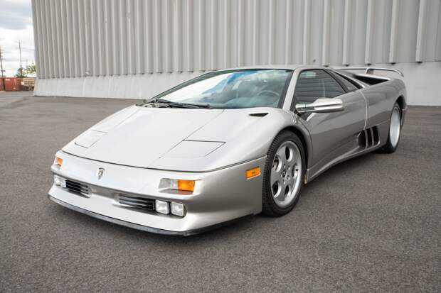 Редкий суперкар Lamborghini Diablo SE30: таких было выпущено 150 экземпляров