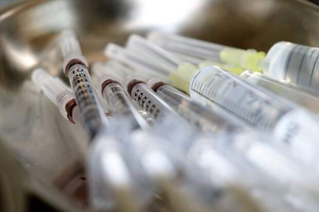 В России могут создать вакцину на основе нескольких штаммов коронавируса