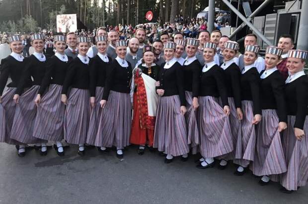 Вайра Вике-Фрейберга: старая госпожа вновь выходит на сцену