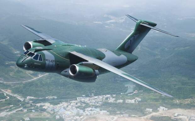 Бразильский военно-транспортный самолёт Embraer KC-390