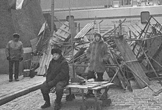 Сценарист из Прибалтики: кто разогревал столкновения в Риге и Евромайдан в Киеве
