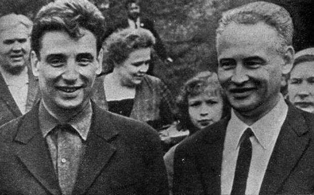 Александр Всеволодович (справа) и Олег Всеволодович Кологривовы. Фотография 9 мая 1968 г.