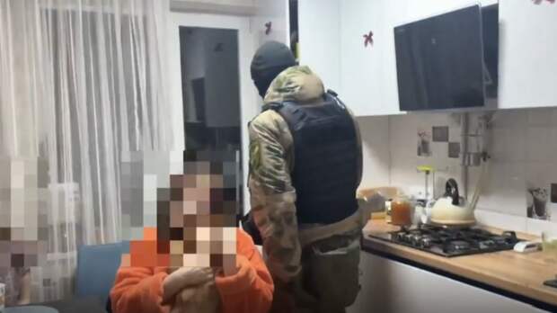 В Крыму задержали подозреваемых в обмане 70 человек на 25 млн рублей