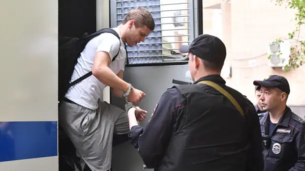 Жена Кокорина о приговоре: нельзя так ломать людей