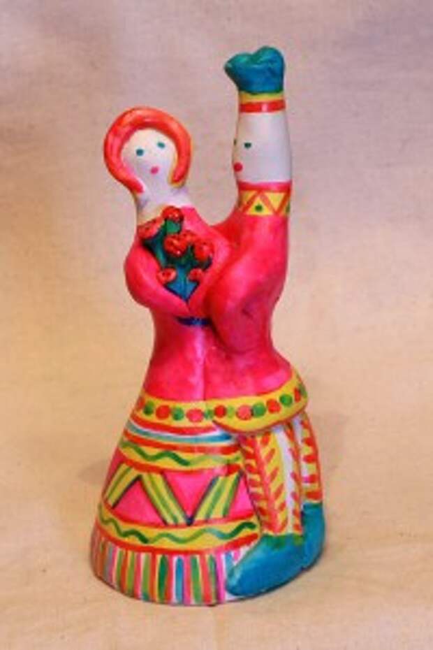 Игрушки Елены Кехаиди - глиняный колокольчик с традиционным филимоновским сюжетом Любота