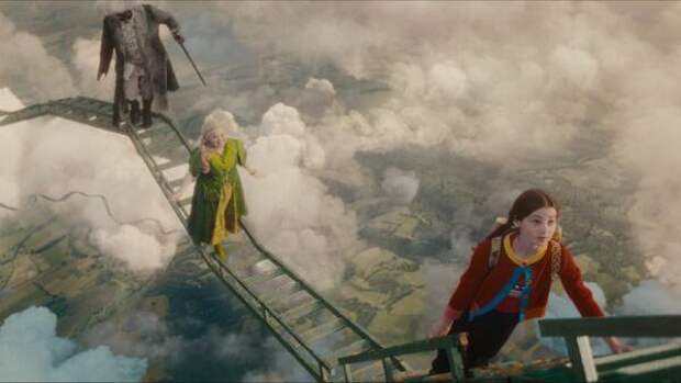 Эндрю Гарфилд и Ребекка Фергюсон в трейлере семейного фэнтези «Вверх по волшебному дереву»