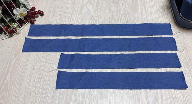 Писала, писала про пэчворк и решила - все, шью джинсовую подушку, сколько можно только одни чужие работы смотреть, пора и самой, что нибудь сотворить!-18