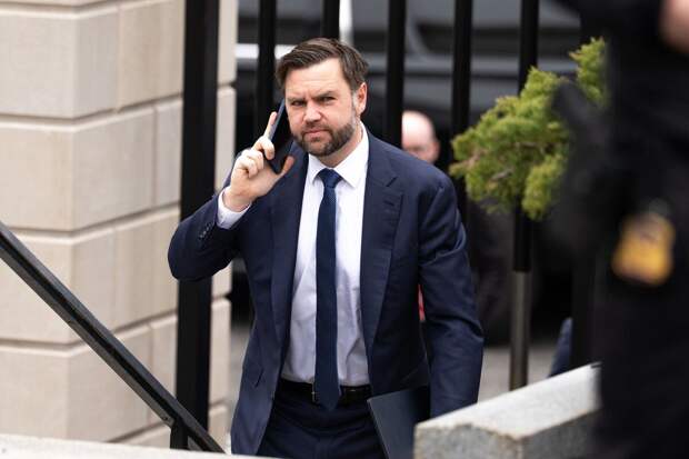 The Atlantic: конфликт США с Ираном стал унижением для Вэнса