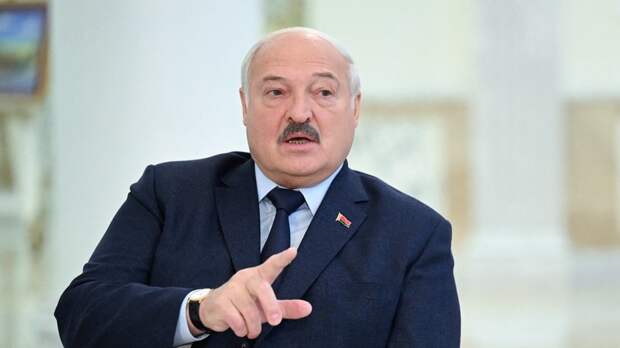 Лукашенко поручил создать в Белоруссии современную армию